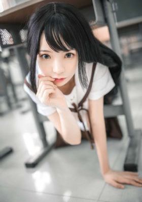 厨房娇妻被朋友胯下挺进